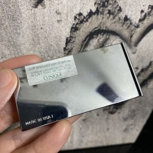 CLINIQUE Soft Pressed Eye Shadow Ivory‎ Bisque .10 oz Size Rare Eyeshadow